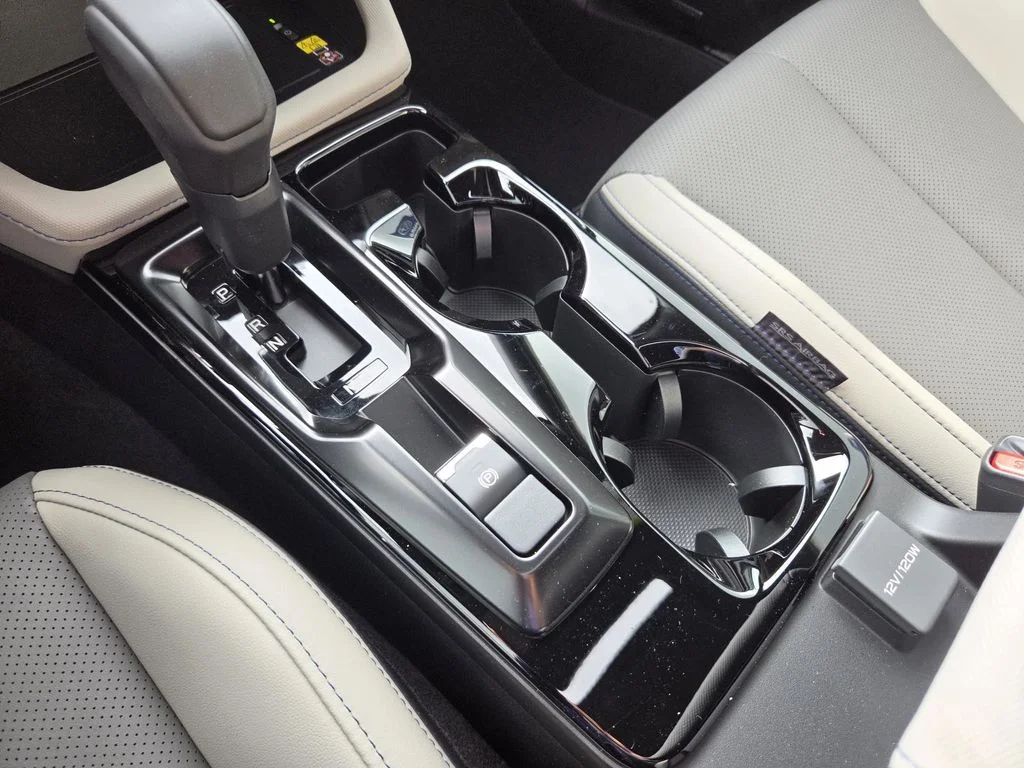 New 2026 CRYSTAL WHITE PEARL Subaru Limited Hybrid image 19