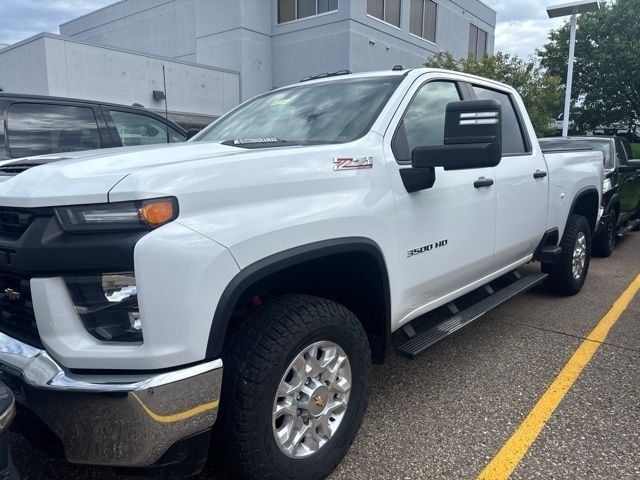 Used 2022 Chevrolet Silverado 3500HD Work Truck with VIN 1GC4YSEY5NF177961 for sale in Shakopee, Minnesota