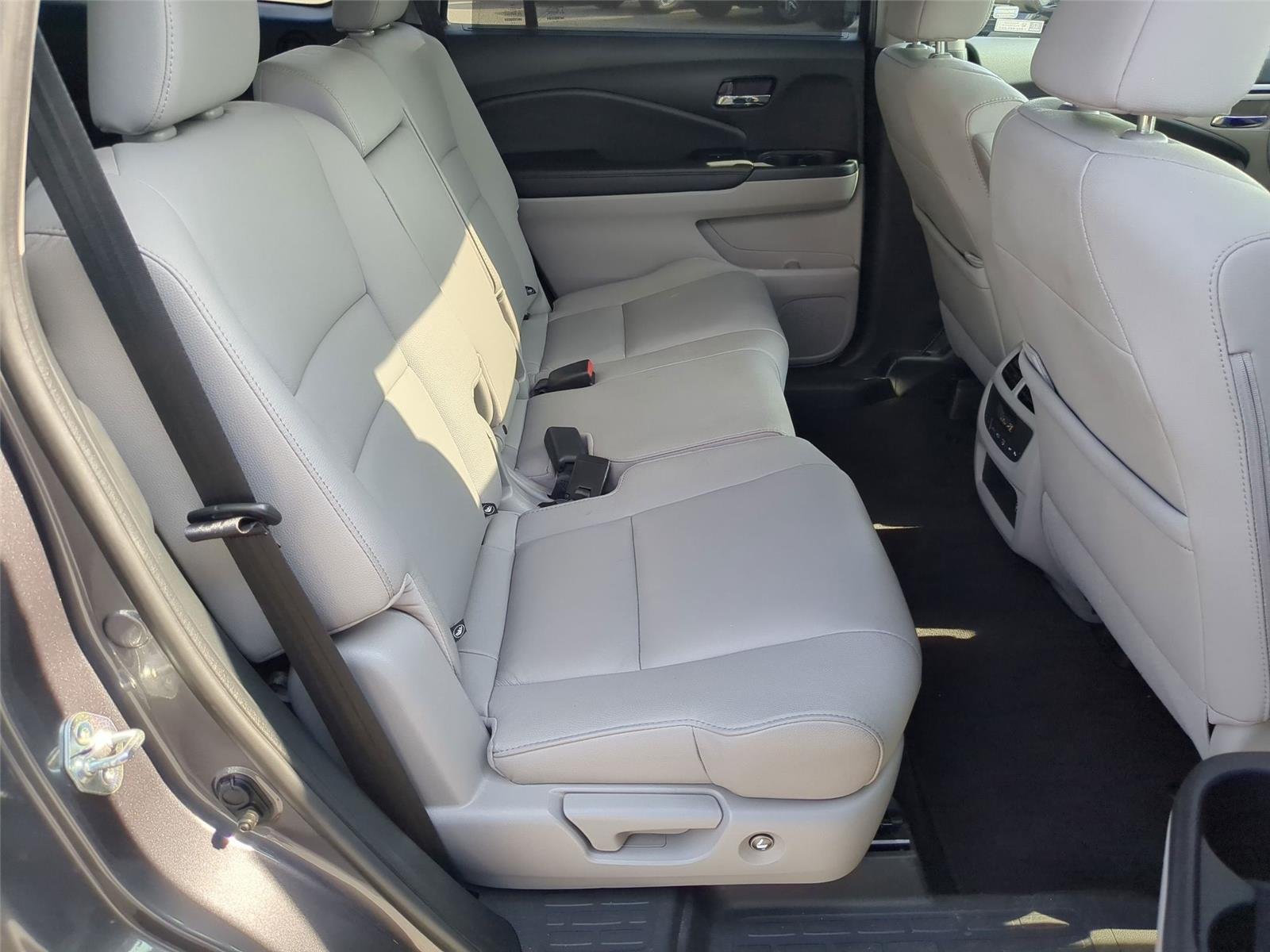 Used 2022  Honda EX-L image 32