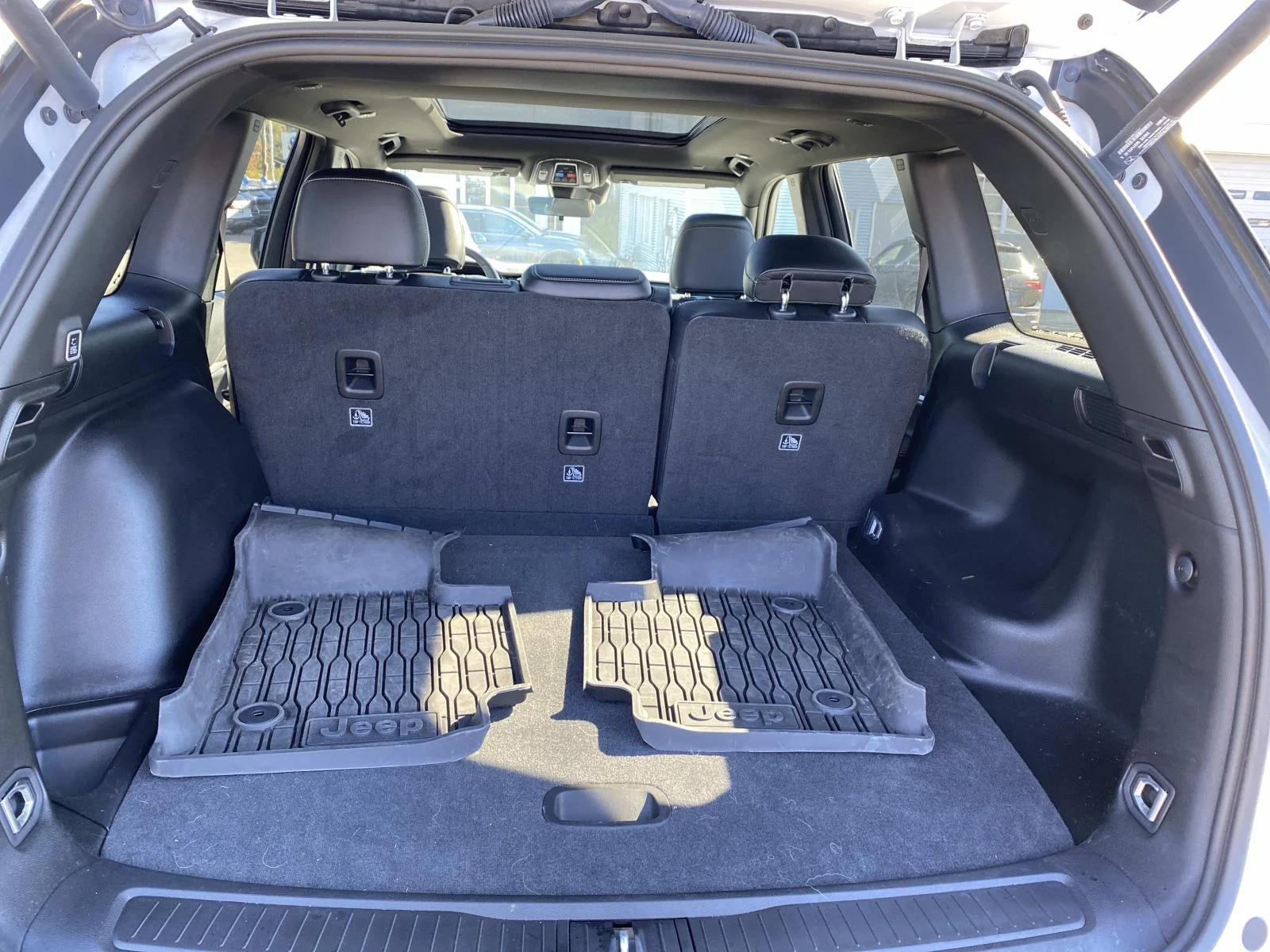 Used 2025 Bright White Clearcoat Jeep Limited 4x4 image 3