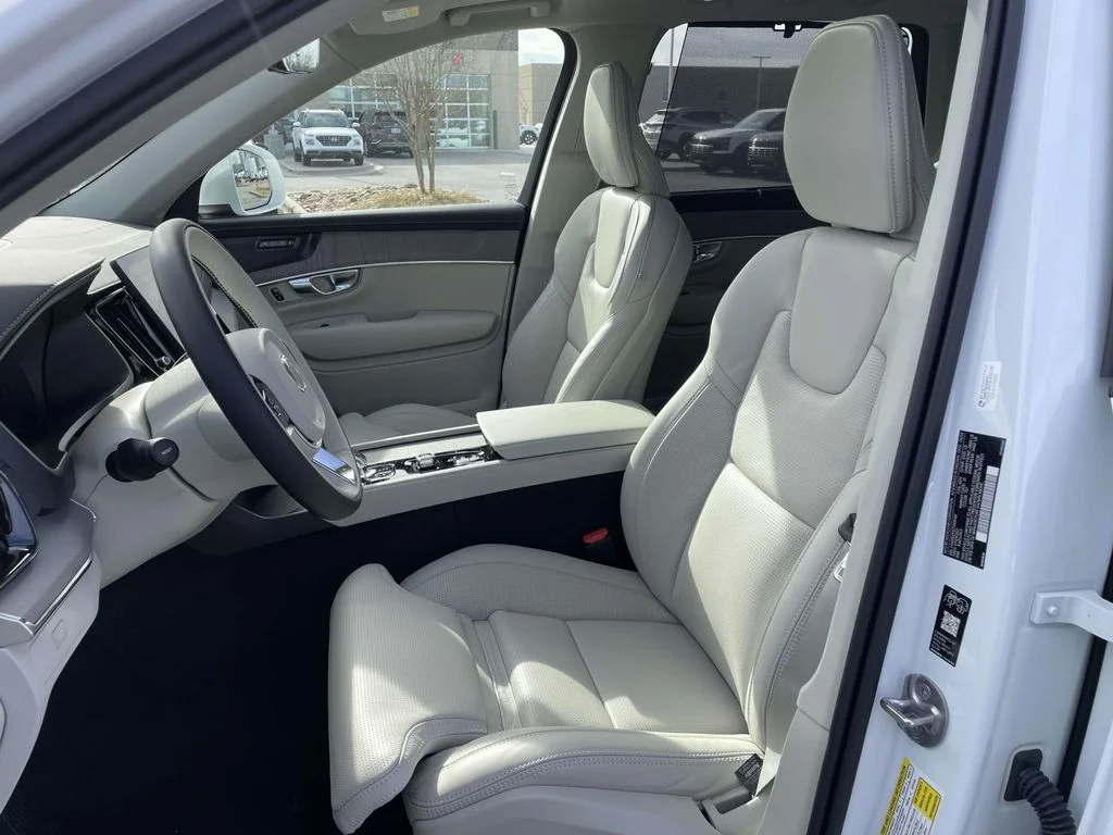 2026 Volvo XC90 Ultra - Photo 8