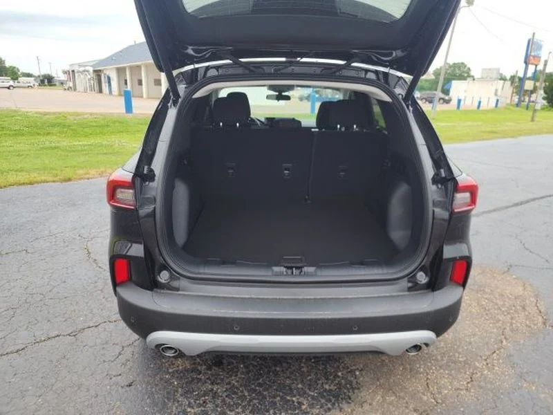 Used 2024 Agate Black Metallic Ford Active™ image 9