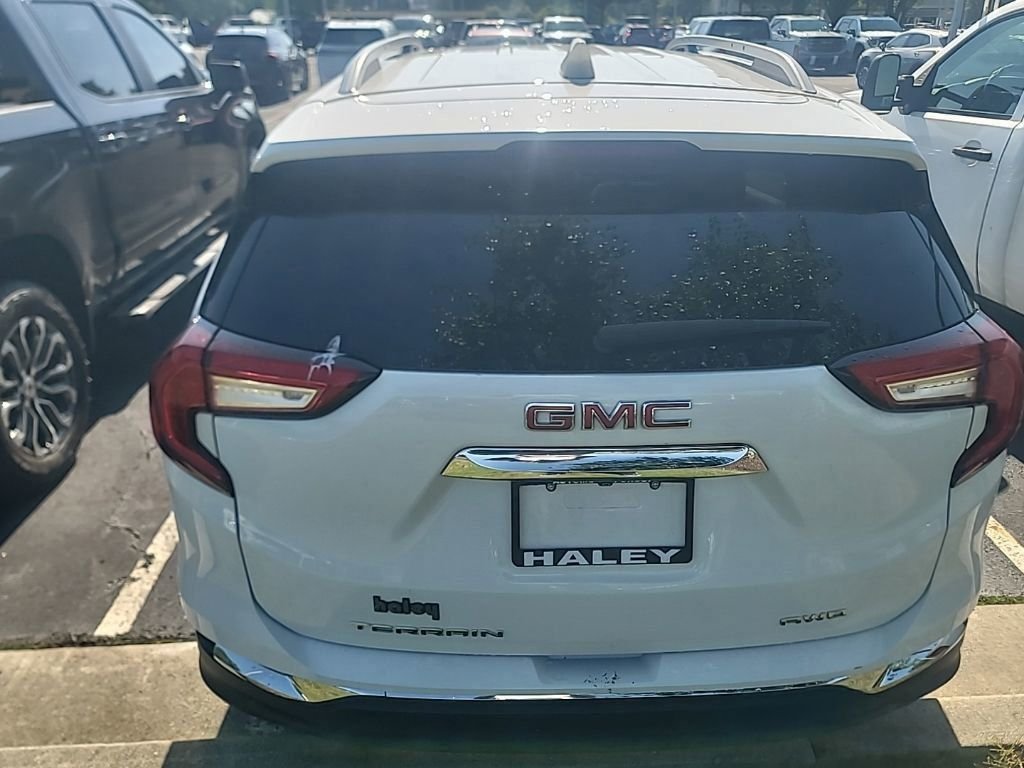 Used 2023 White GMC SLT image 8