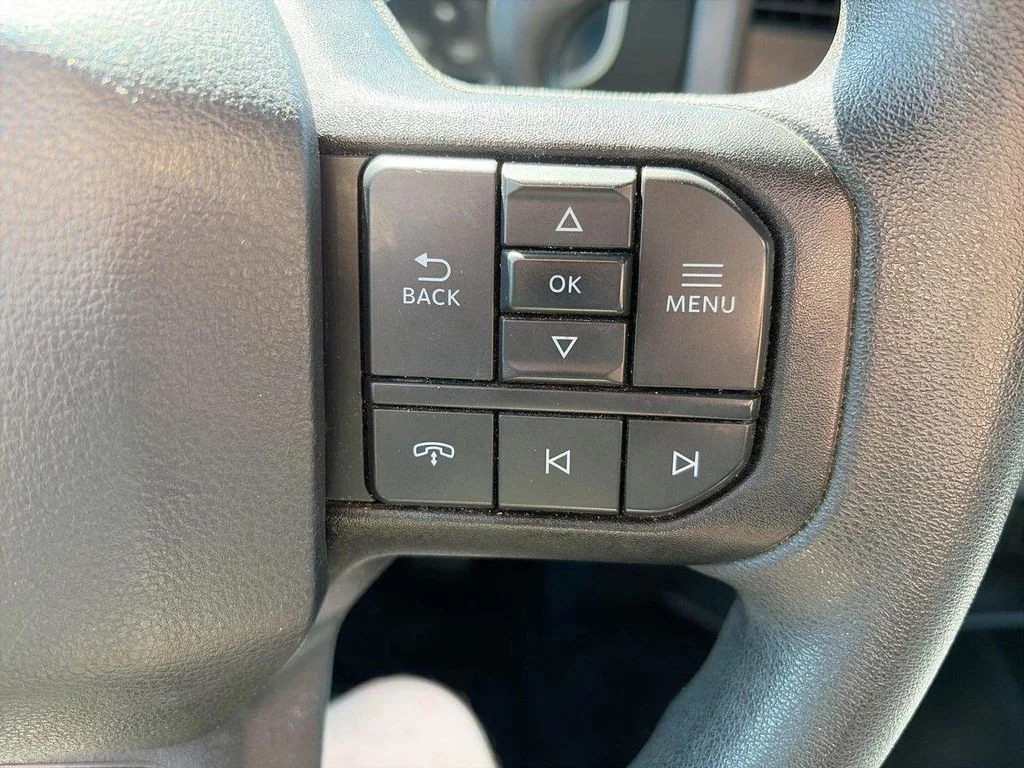 Used 2023 Silver Ford XLT image 23