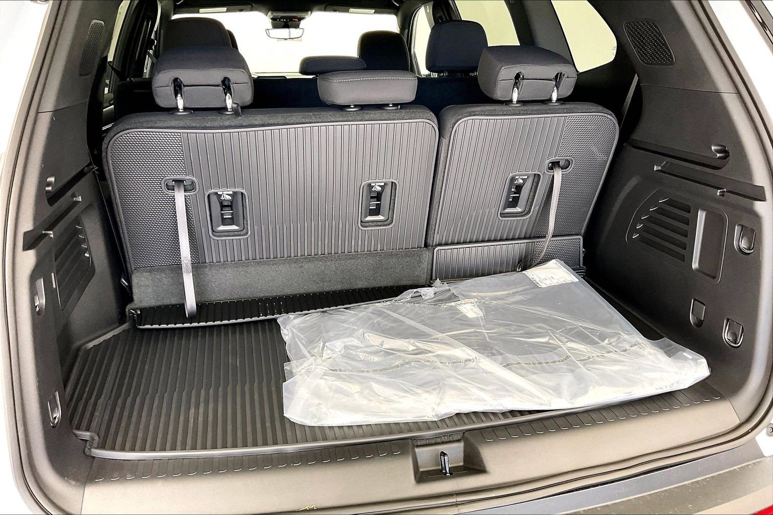 2026 GMC Acadia Elevation - Photo 11