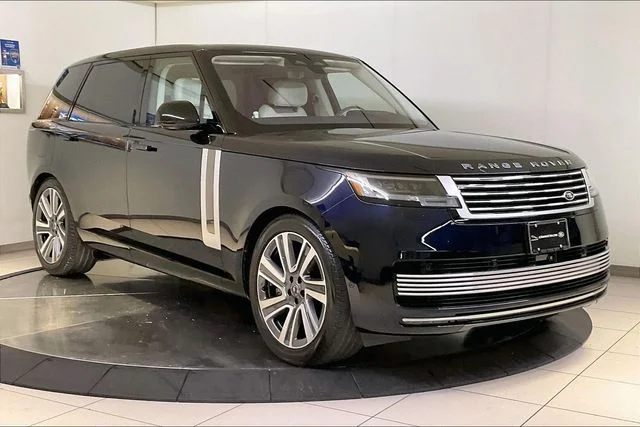 Used 2023 Blue Land Rover SV image 14