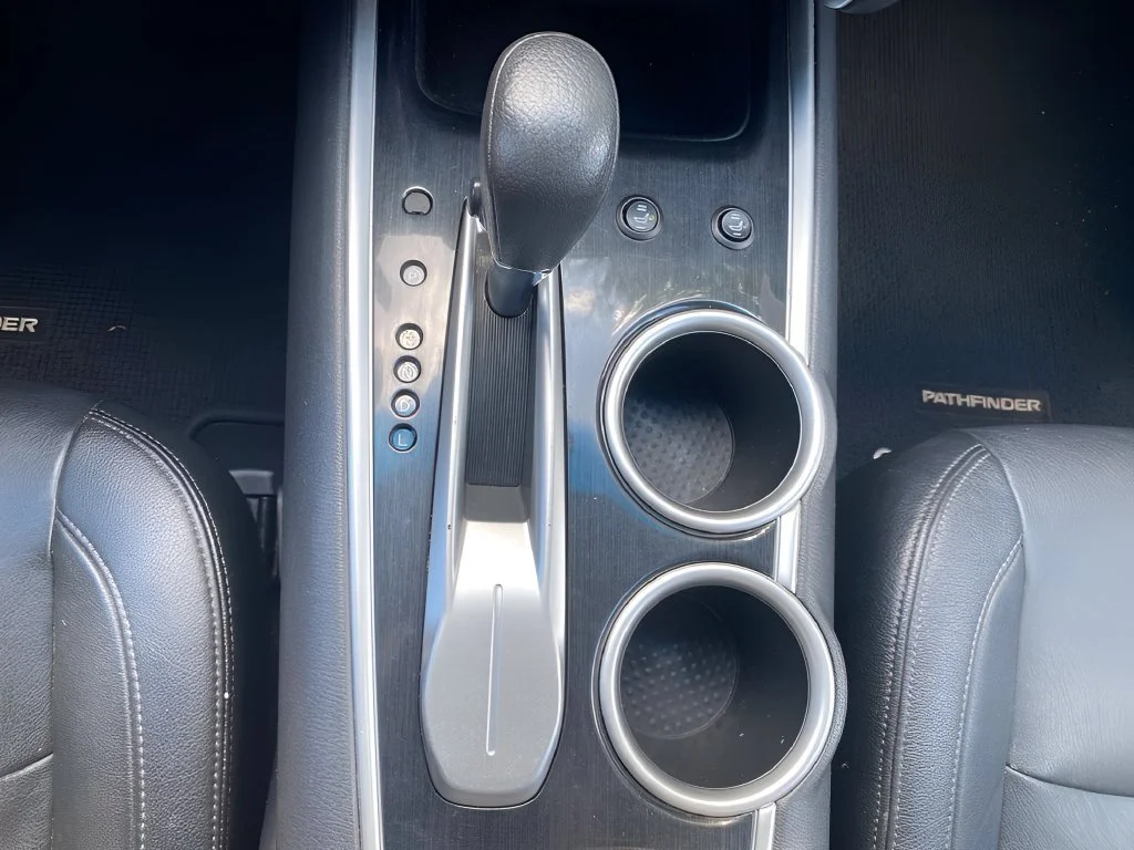 Used 2015 C Black Nissan S image 24