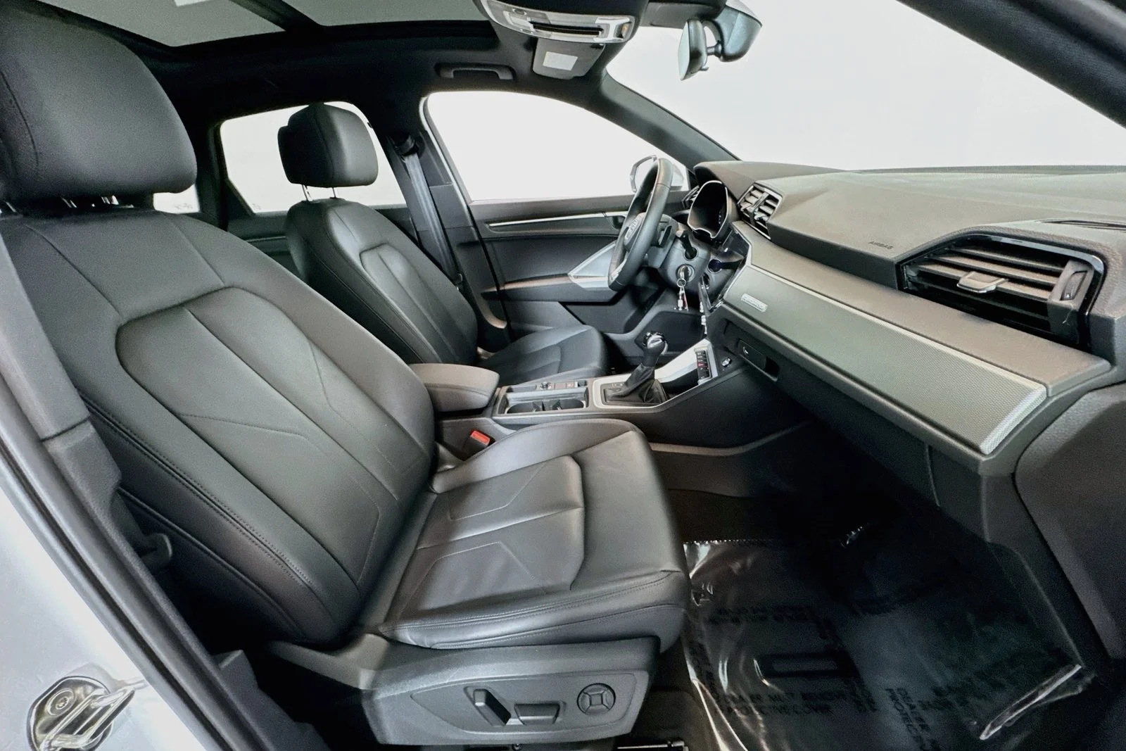 Used 2025 Arkona White Audi S line Premium image 27