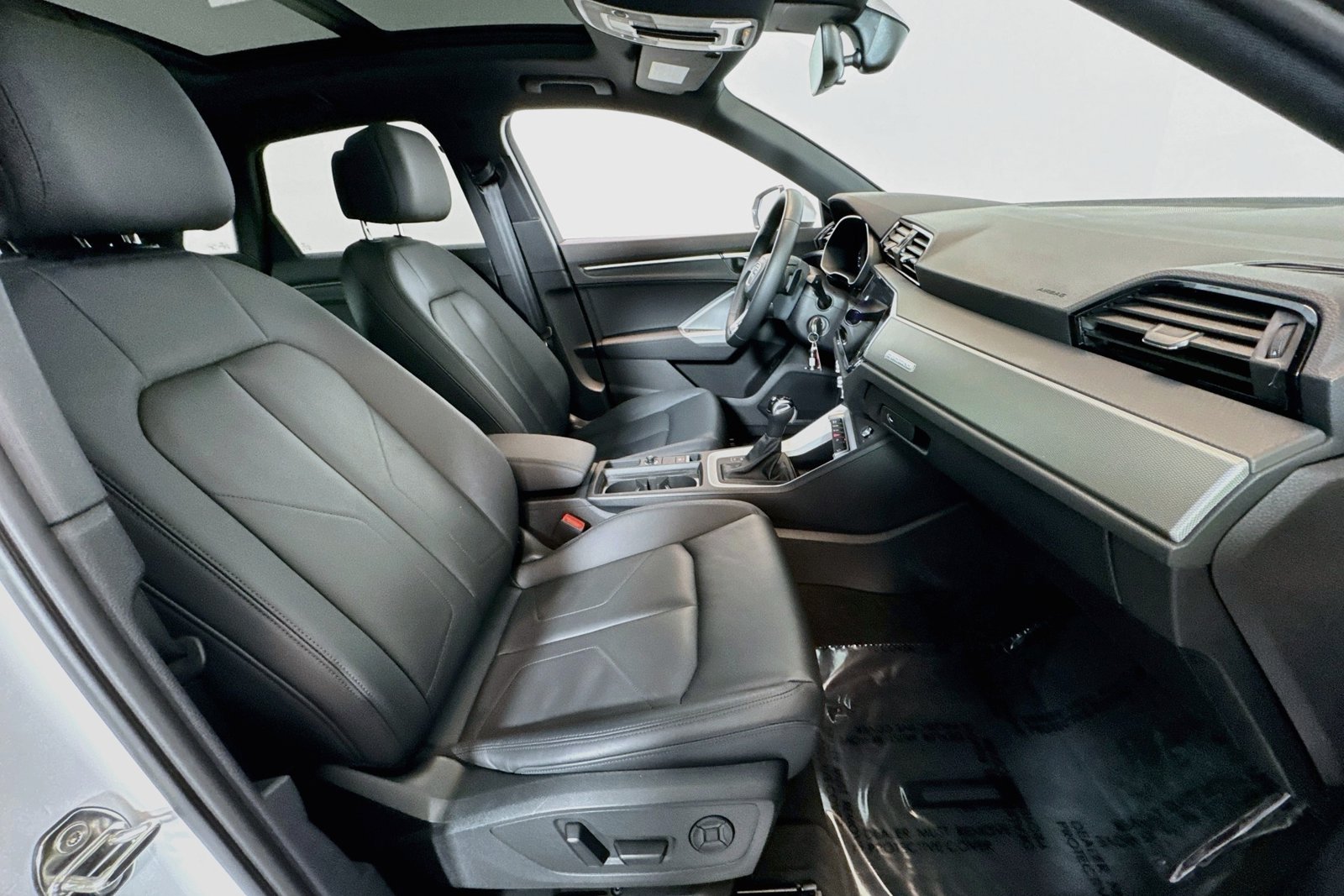 Used 2025 Arkona White Audi S line Premium image 27
