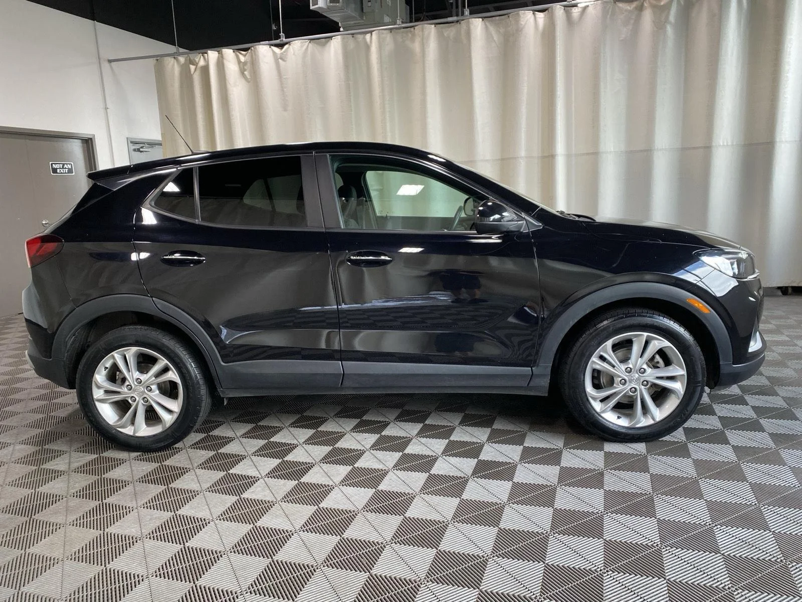 Used 2022 Ebony Twilight Metallic Buick Preferred image 17