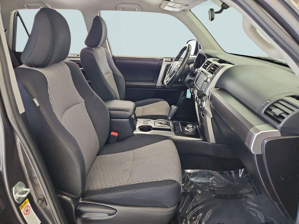 Used 2016 Gray Toyota SR5 image 28