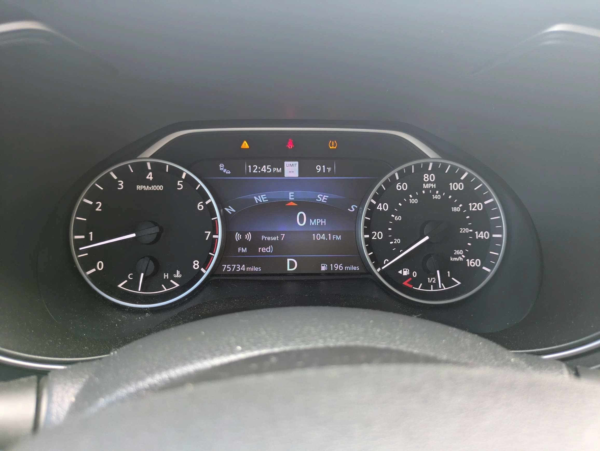 Used 2022 White Nissan SR image 24