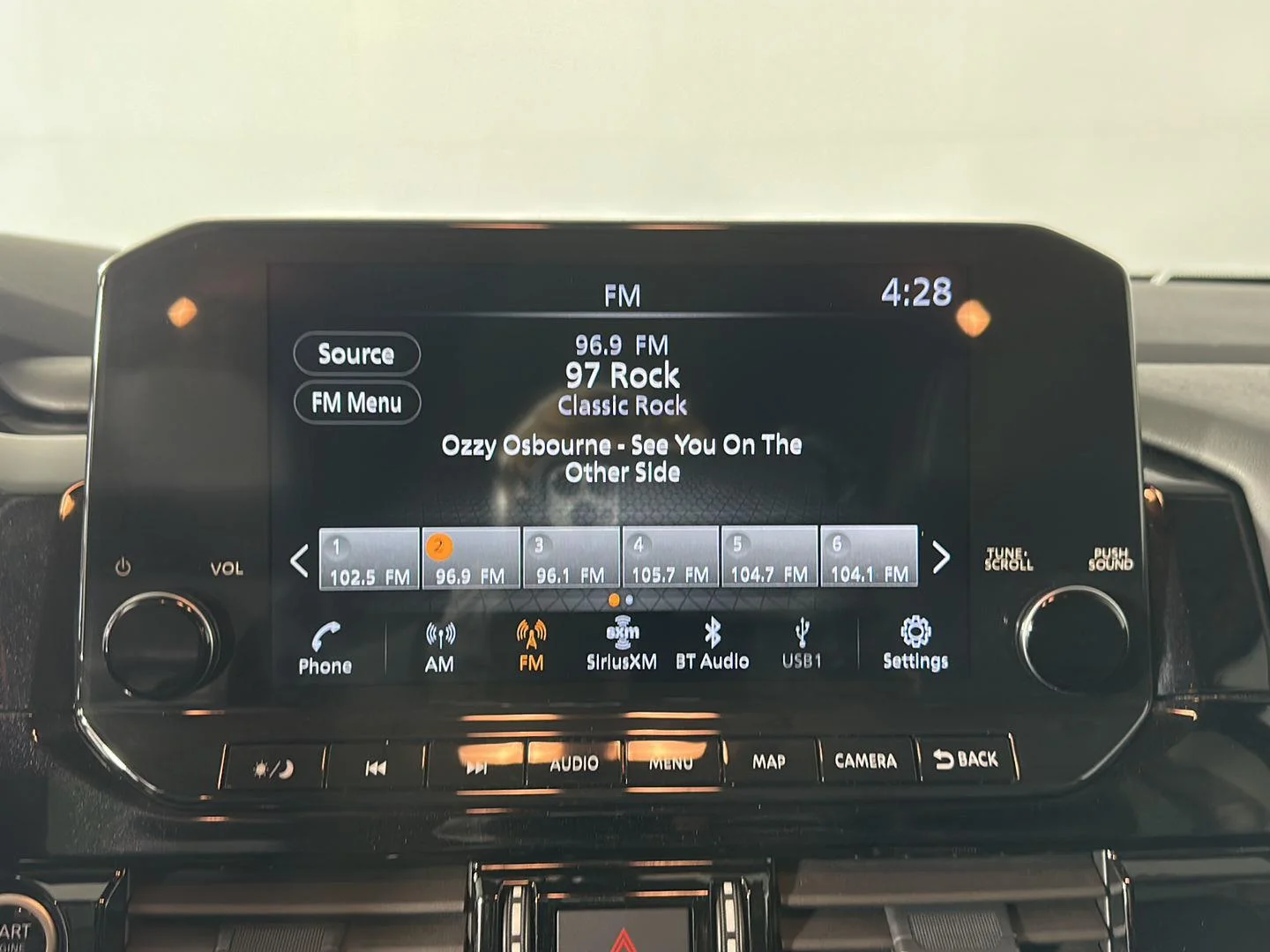 Used 2024 Obsidian Green Pearl Nissan SL image 15