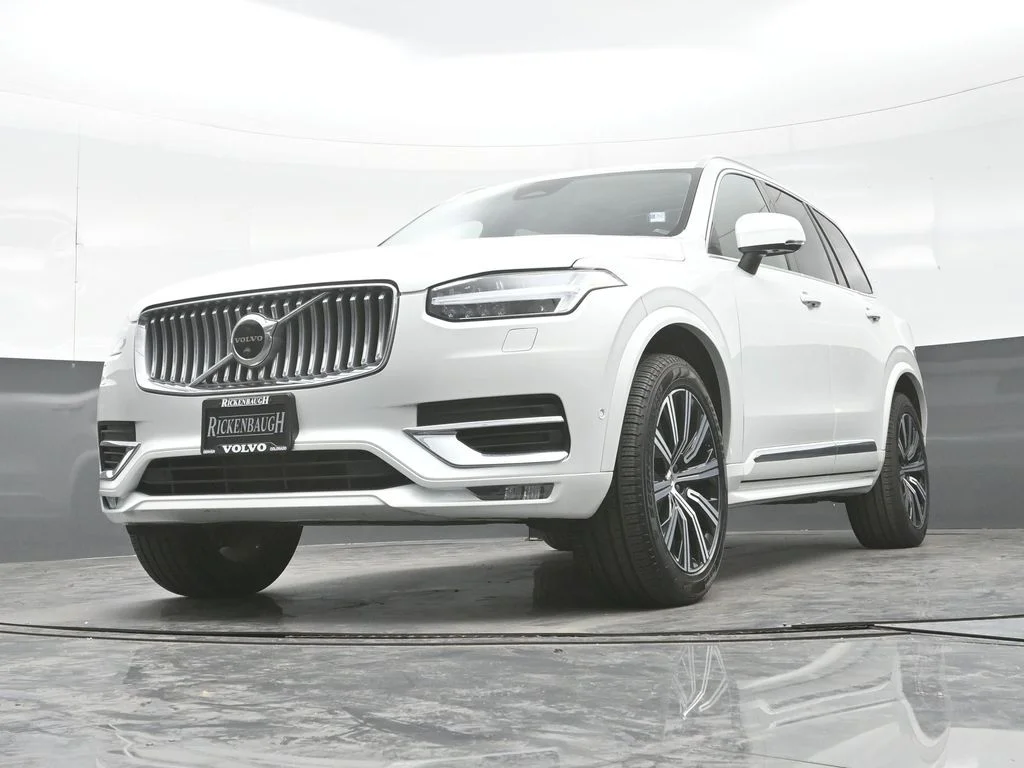 Certified Used 2023 Crystal White Volvo Plus image 27