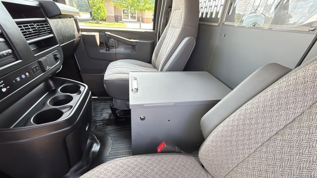 Used 2025 White Chevrolet Work Van image 20