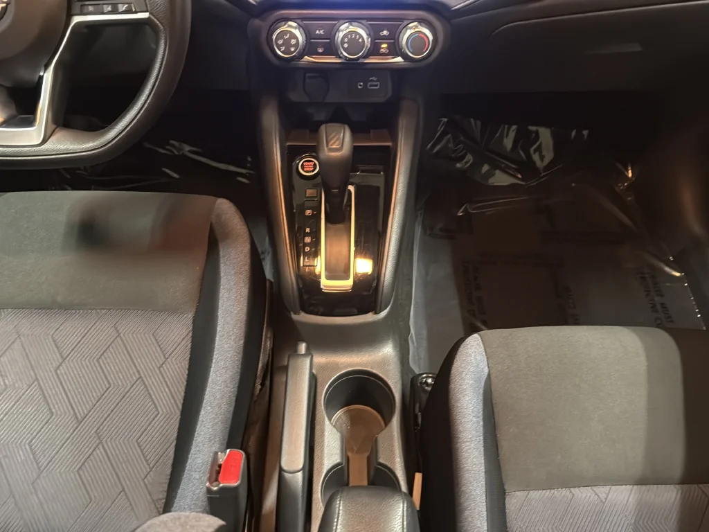 Used 2025 Silver Nissan 1.6 SV image 17
