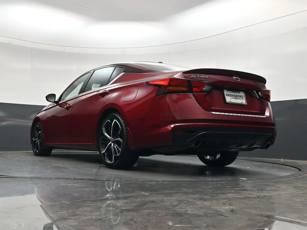 Used 2023 Red Nissan 2.5 SR image 37