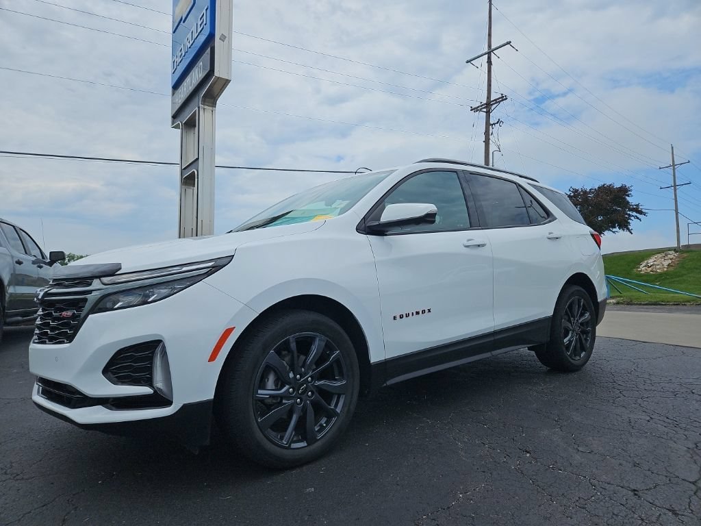 Used 2022 Chevrolet Equinox RS with VIN 2GNAXMEV8N6107461 for sale in Kansas City