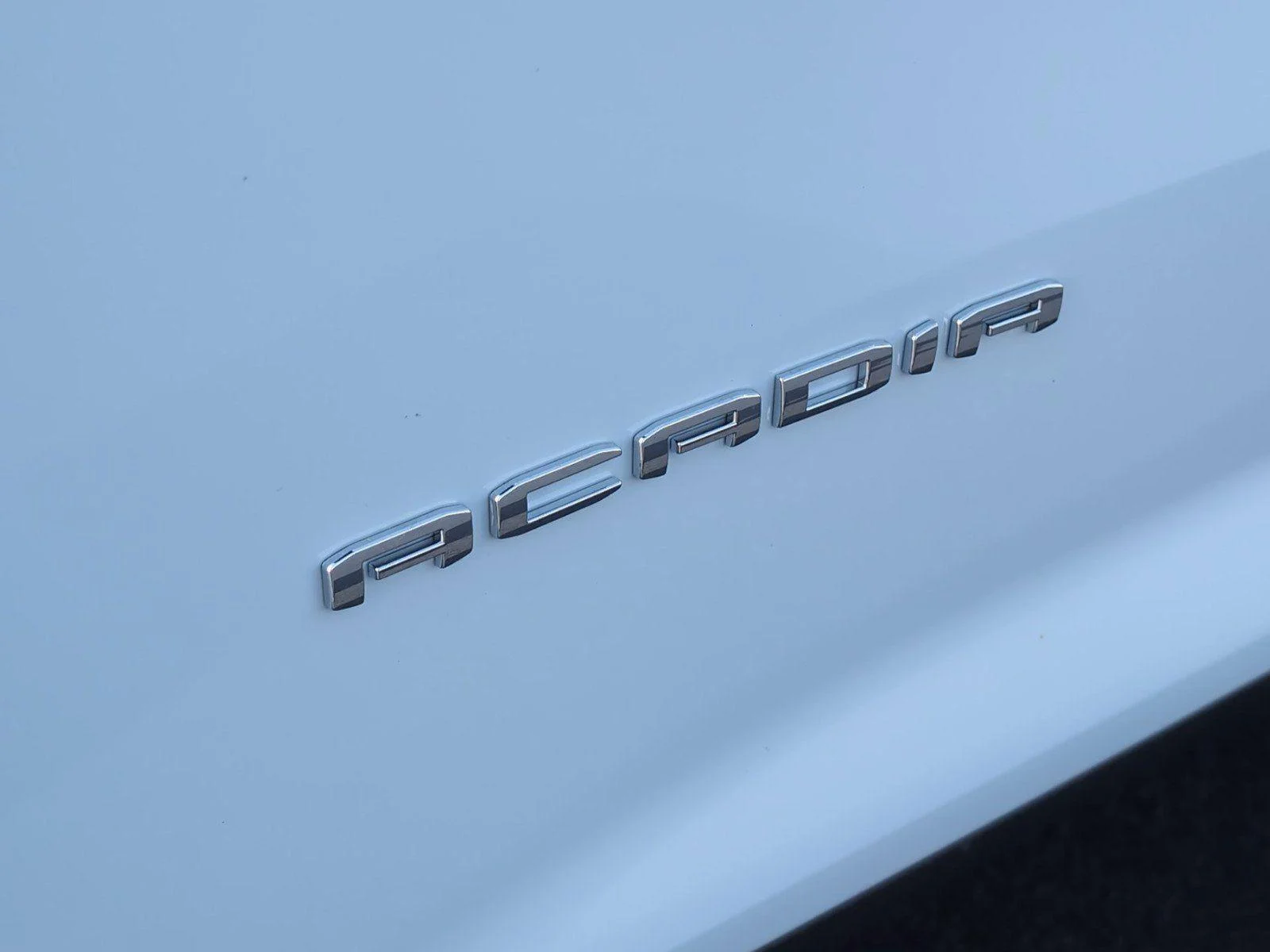 New 2026 Glacier White Tricoat GMC Elevation image 9
