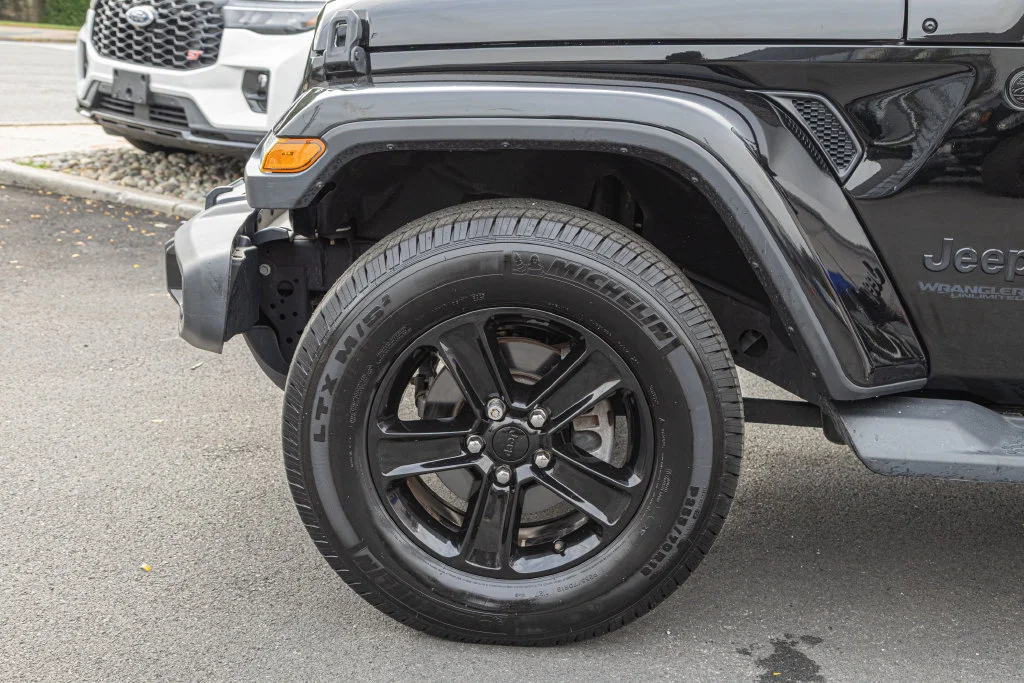 Used 2020 Black Jeep Unlimited Sahara Altitude image 10