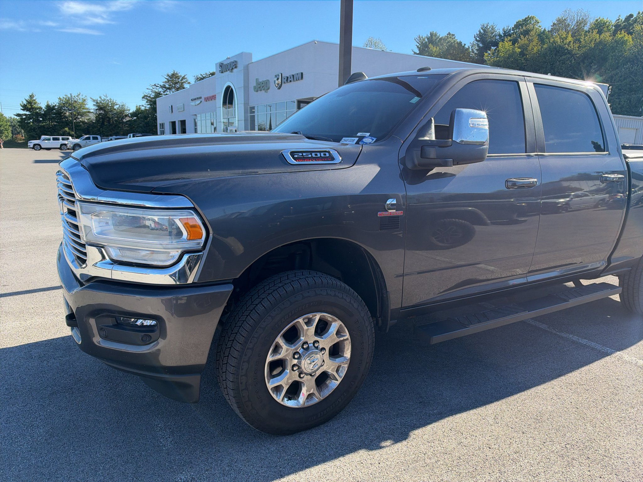 Used 2023 Granite Crystal Metallic Clearcoat Ram Laramie image 3