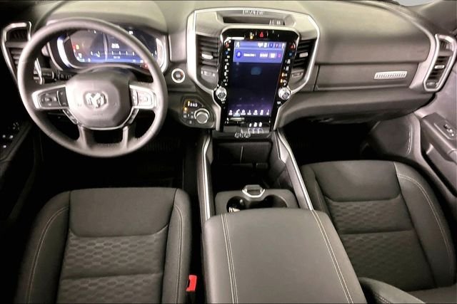 New 2026 Diamond Black Crystal Pearl-Coat Exterior Paint RAM Big Horn/Lone Star image 6