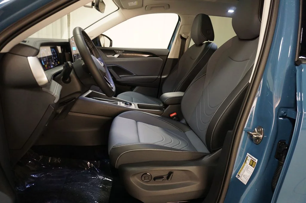 New 2026 Monterey Blue Pearl Volkswagen 2.0T SE image 10