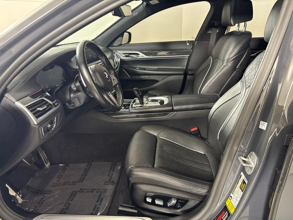 Used 2021 Gray BMW 740i image 28