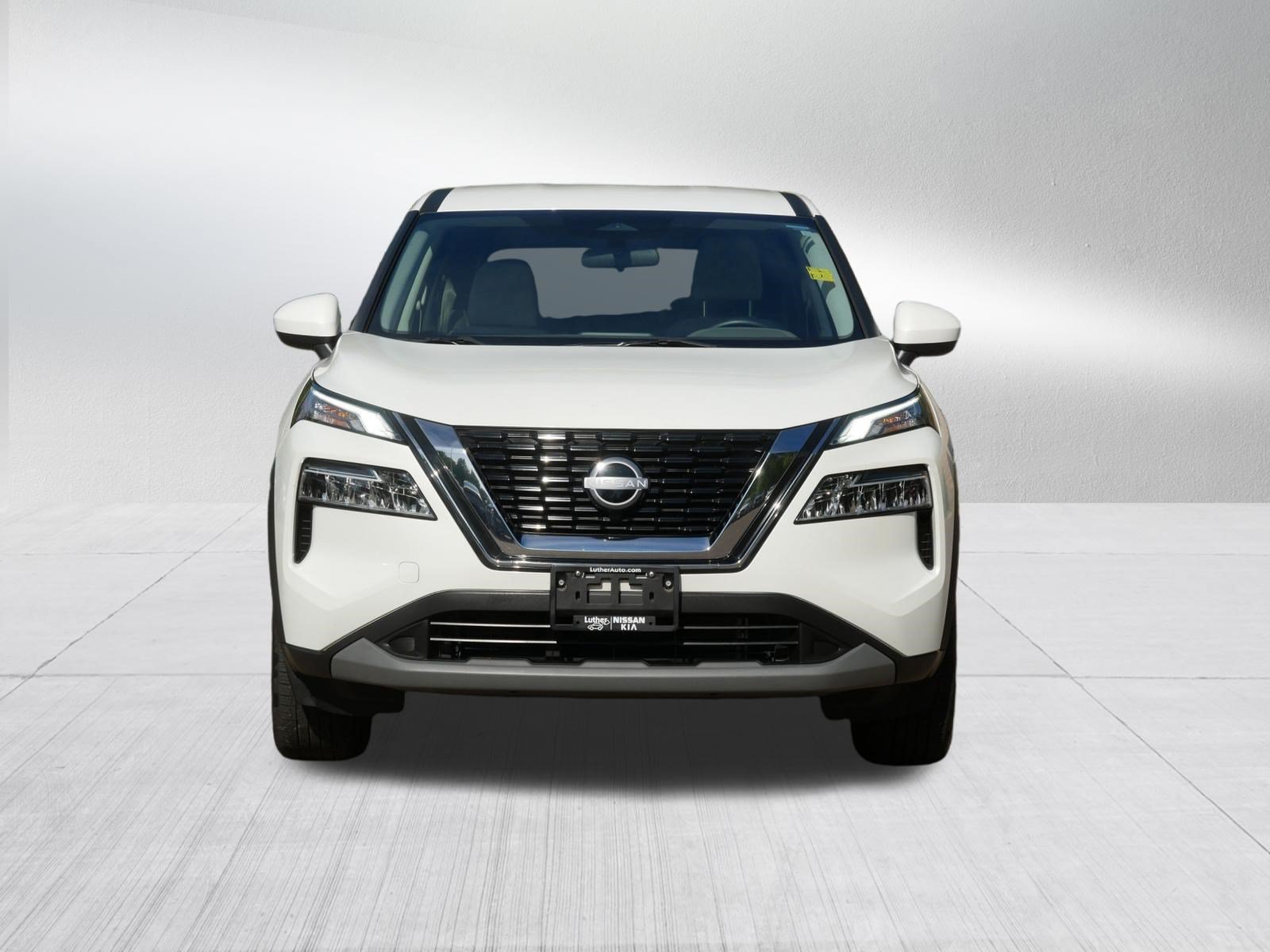 Certified Used 2023 Pearl White Tricoat Nissan SV image 2