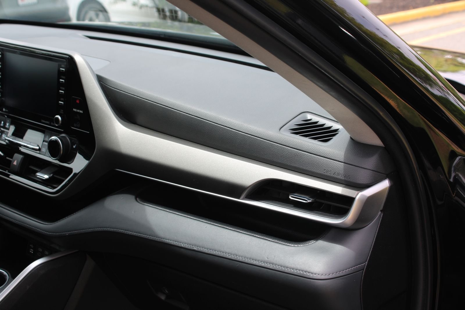 Used 2022 Black Toyota XLE image 25