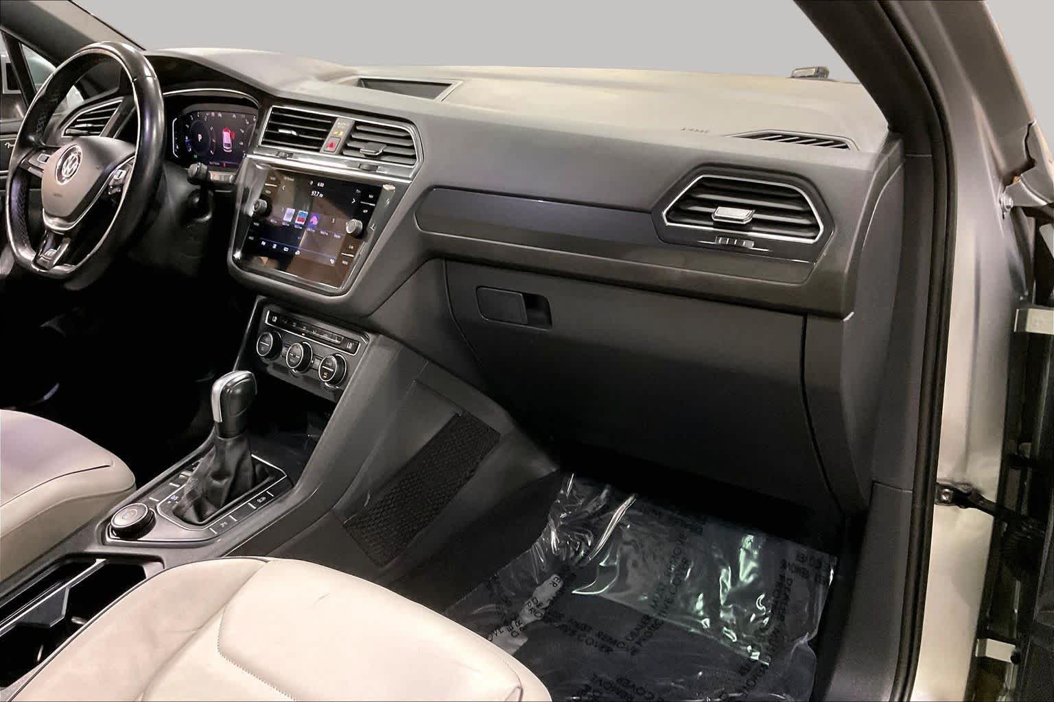 Used 2020 Pyrite Silver Metallic Volkswagen SEL Premium R-Line image 19