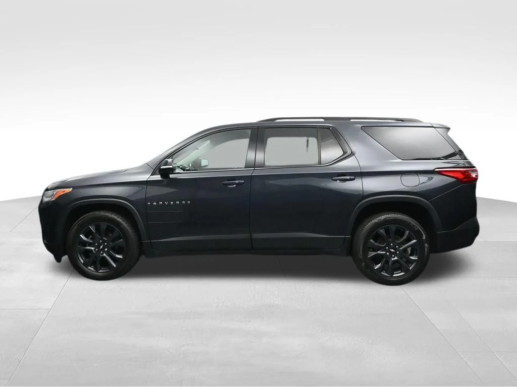 Used 2019 Gray Chevrolet RS image 2