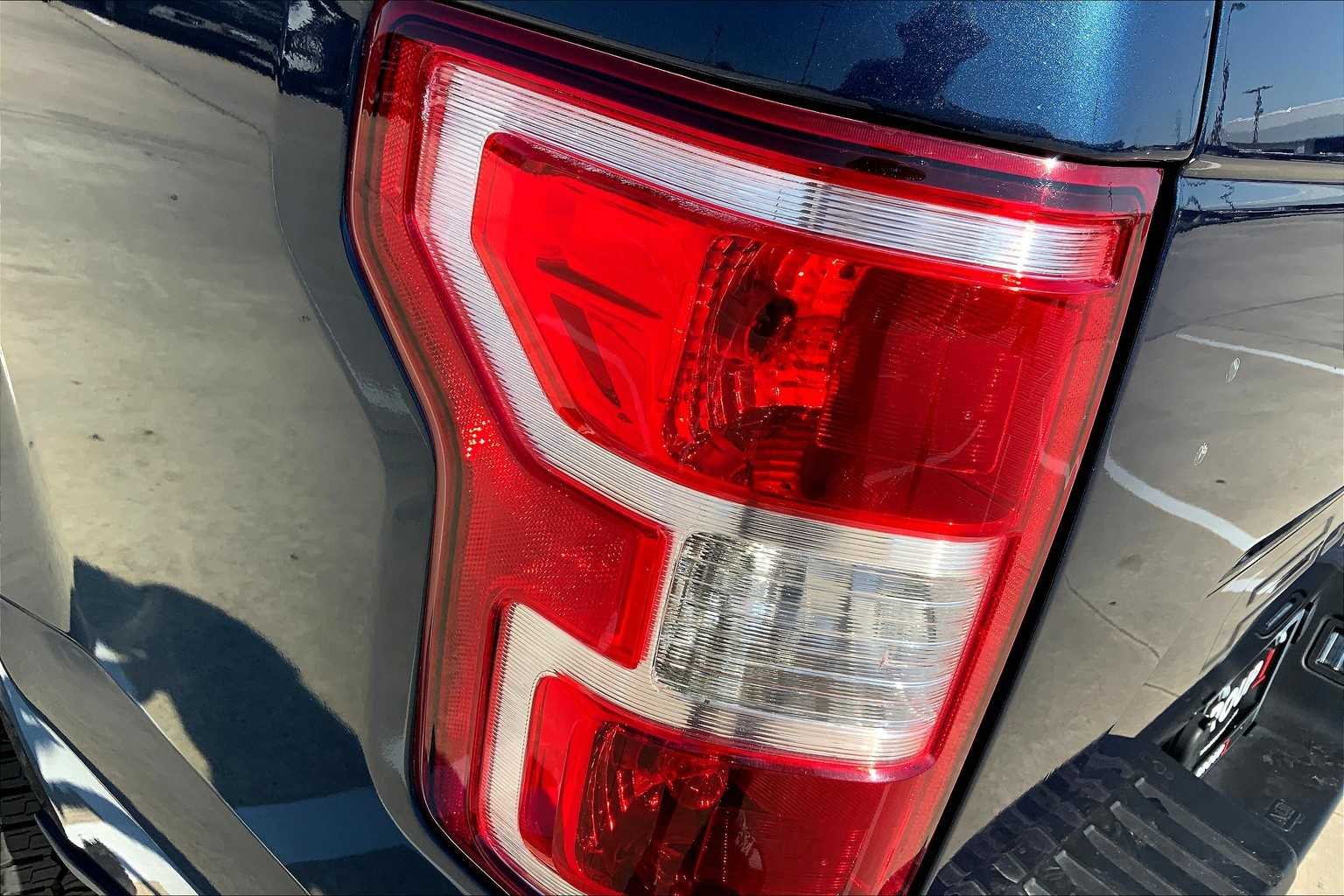 Used 2018 Blue Jeans Metallic Ford XL image 51