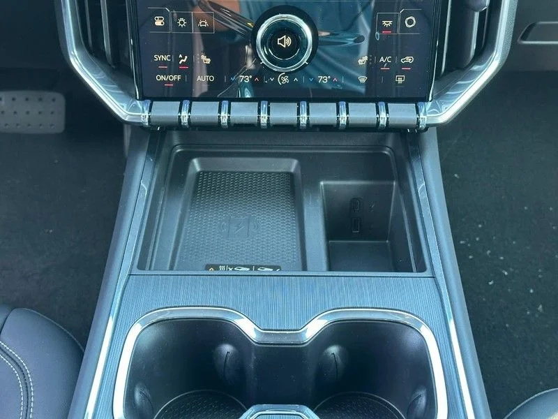 New 2026 Glacier White Tricoat GMC Elevation image 11