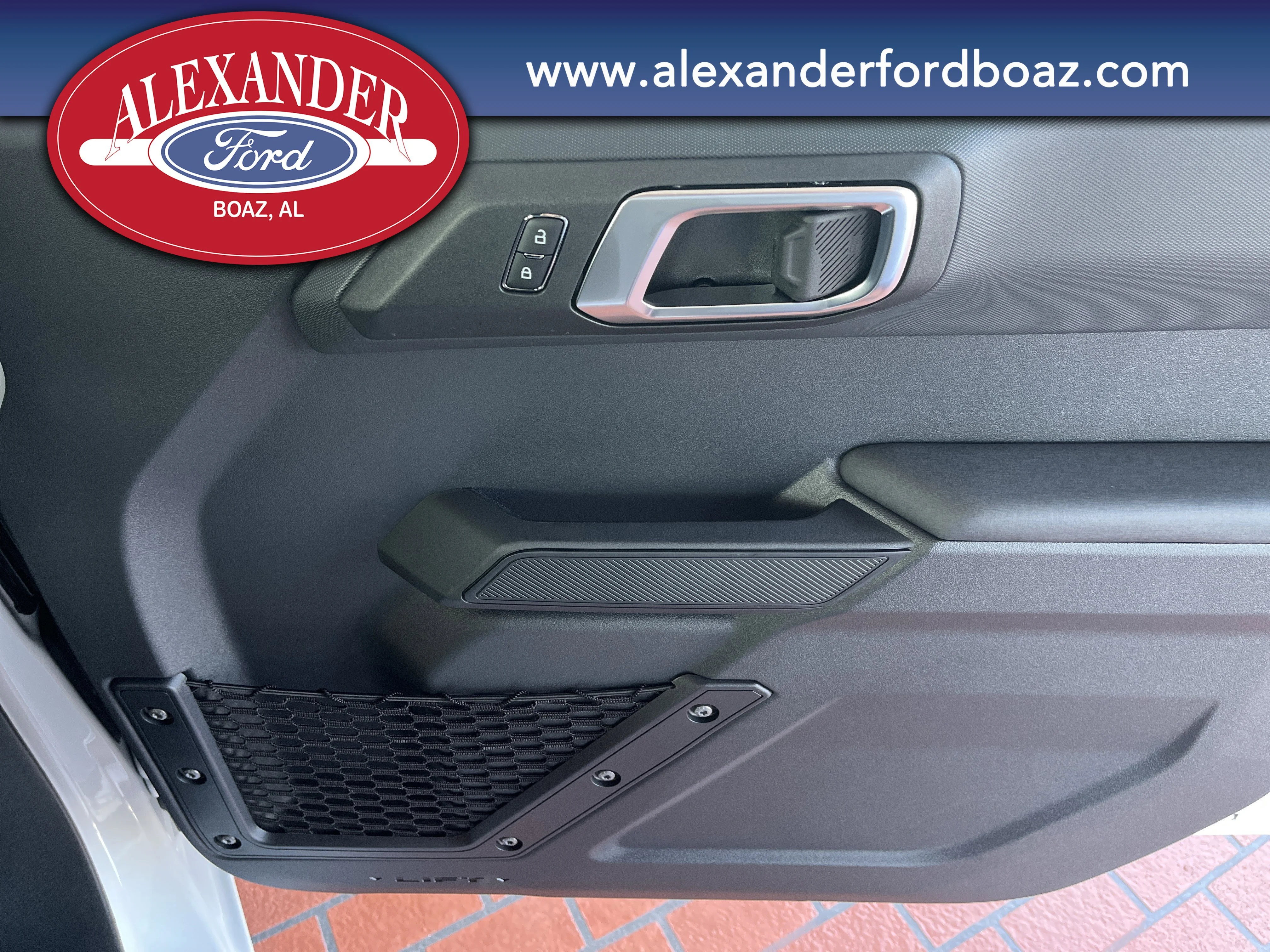 2025 Ford Bronco 4-Door Base - Photo 14