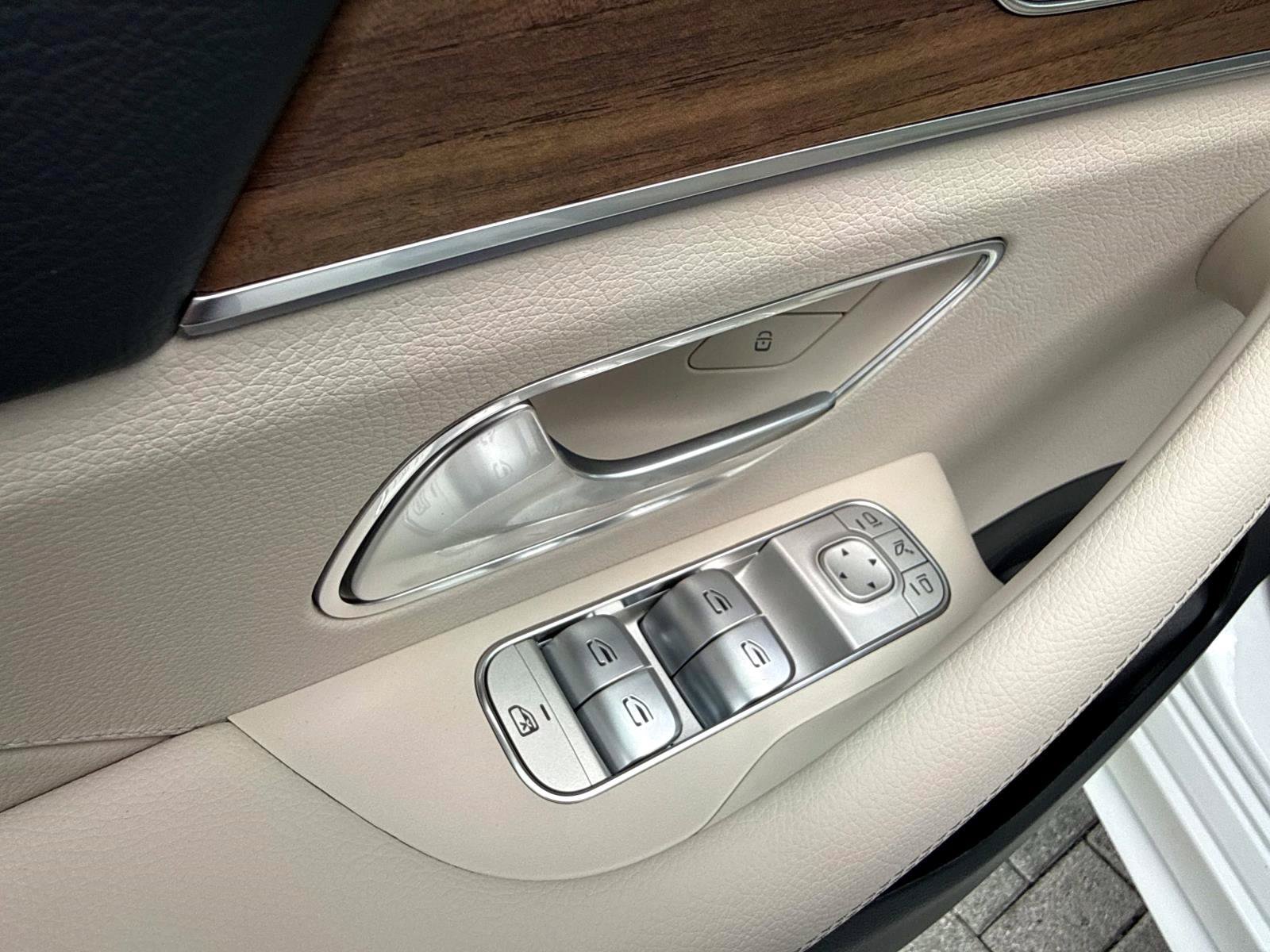 New 2026 Polar White Mercedes-Benz 350 4MATIC® SUV image 19