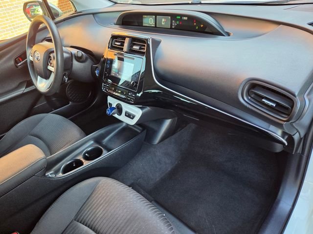 Used 2017 White Toyota Two image 24