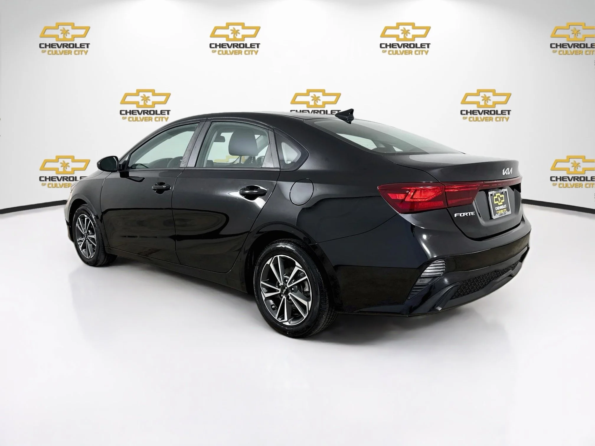 Used 2023 Aurora Black Pearl Kia LXS image 6