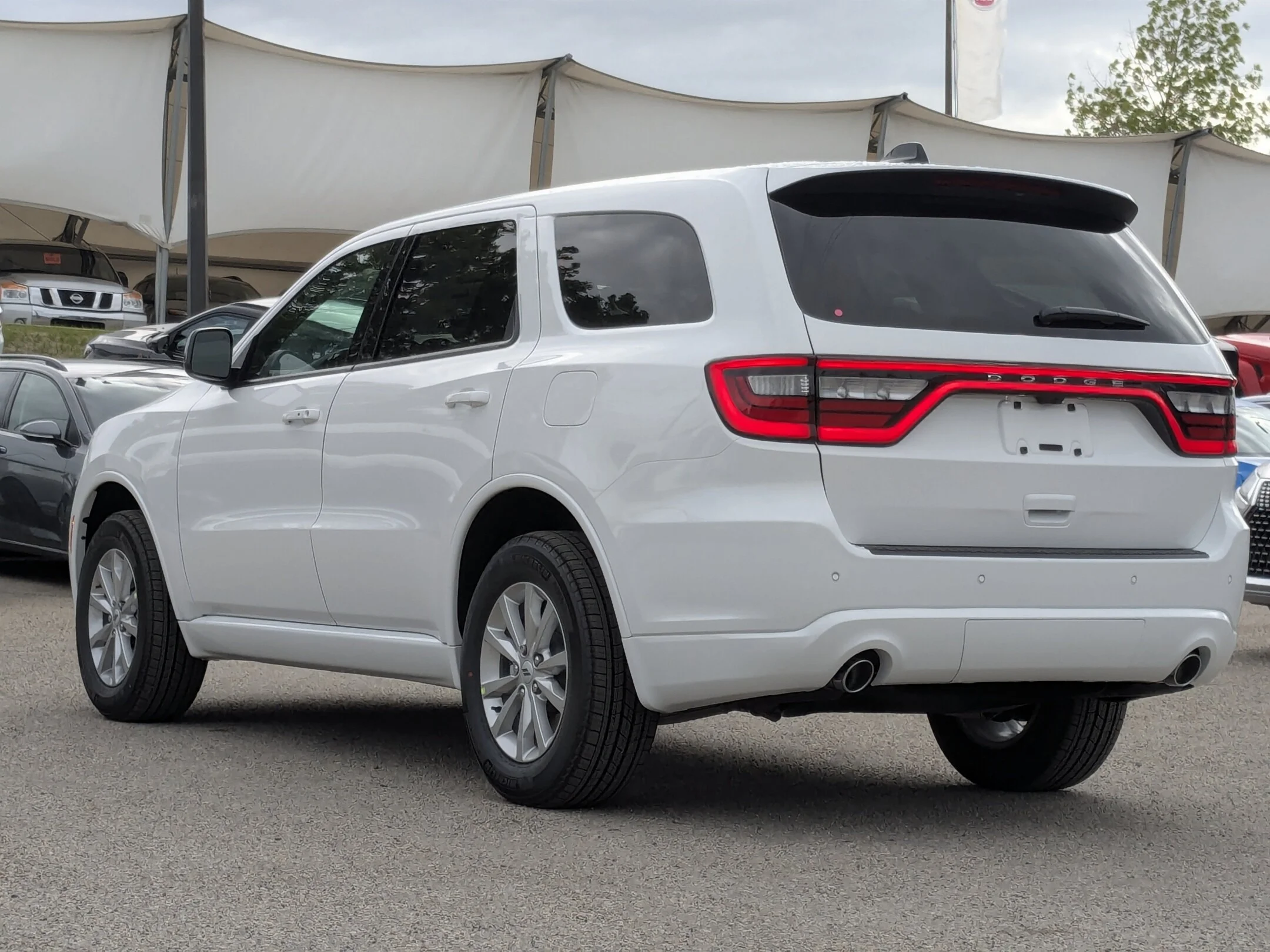 New 2026 White Dodge SXT - - 18 Alum Wheels - Michelin All-Season Tires - Remote Start - Heated Steering Wheel & More! image 6