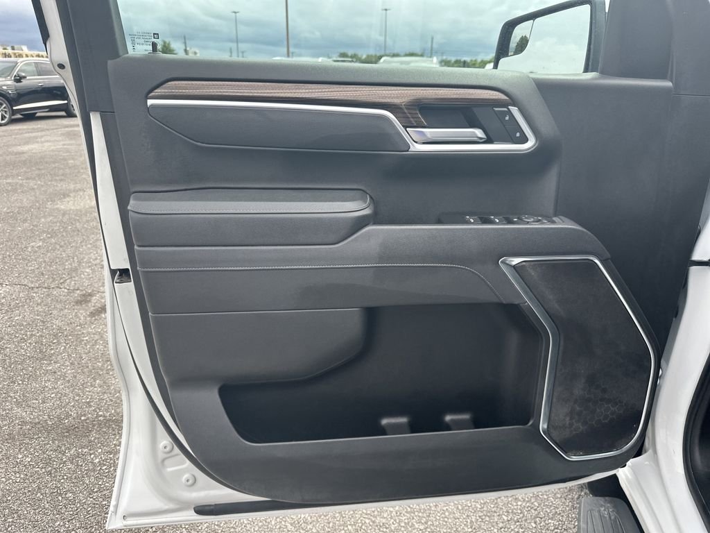 2025 Chevrolet Silverado 1500 LT - Photo 16