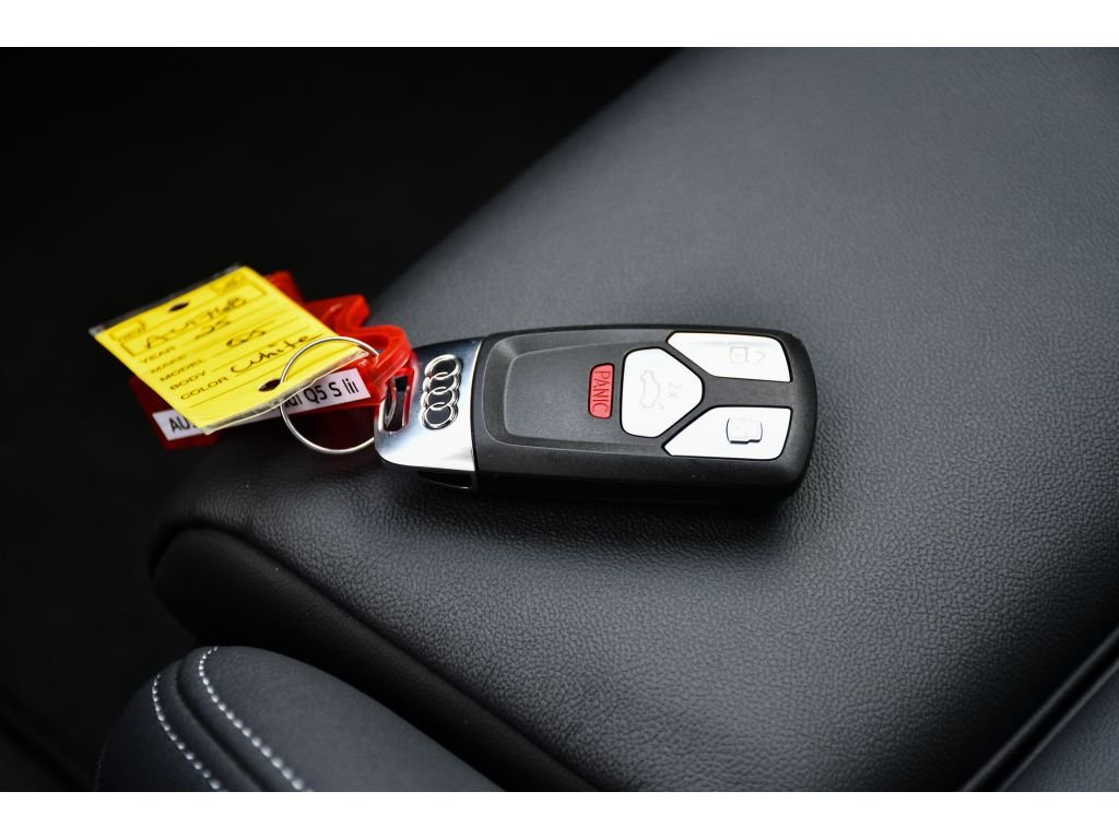Used 2025 Glacier White Metallic Audi S line Premium image 40