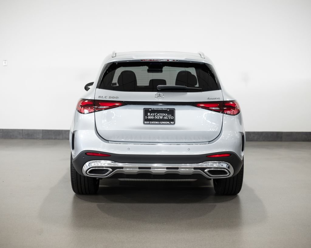 Used 2026  Mercedes-Benz GLC 300 image 12