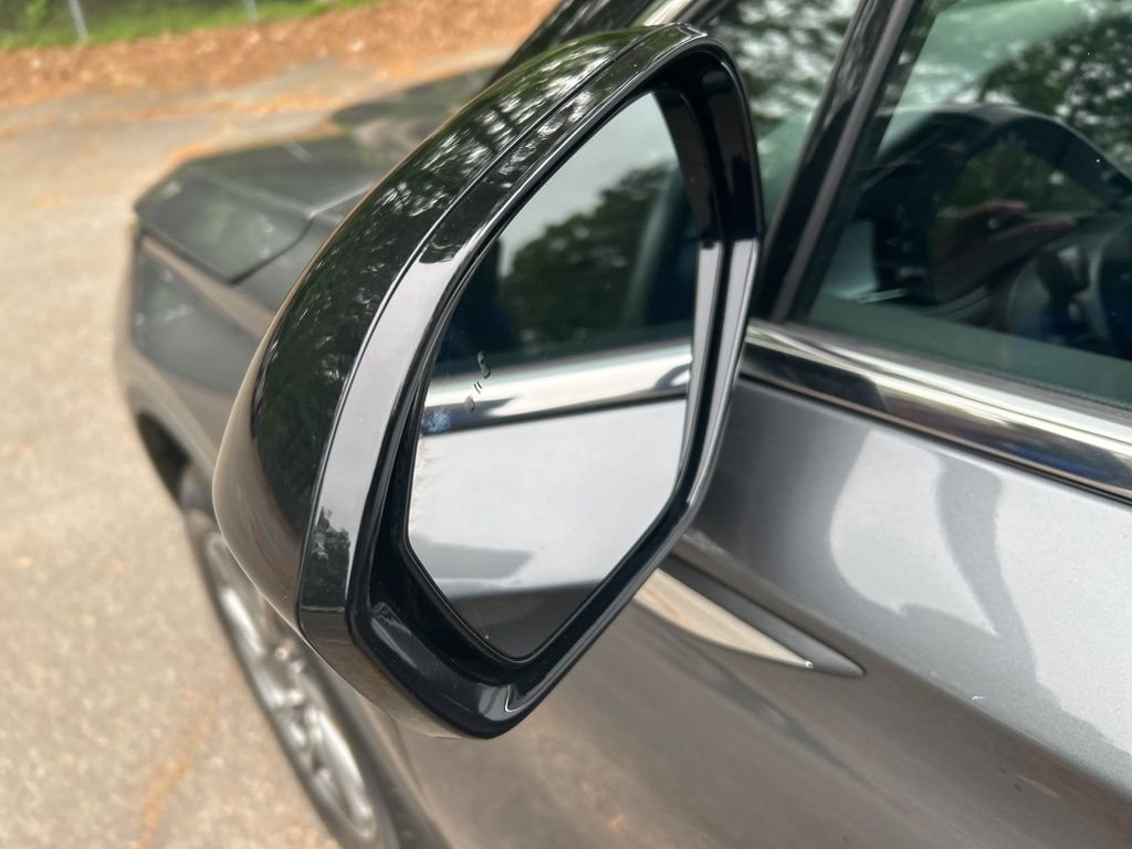 Used 2022 Gray Lincoln Standard image 10