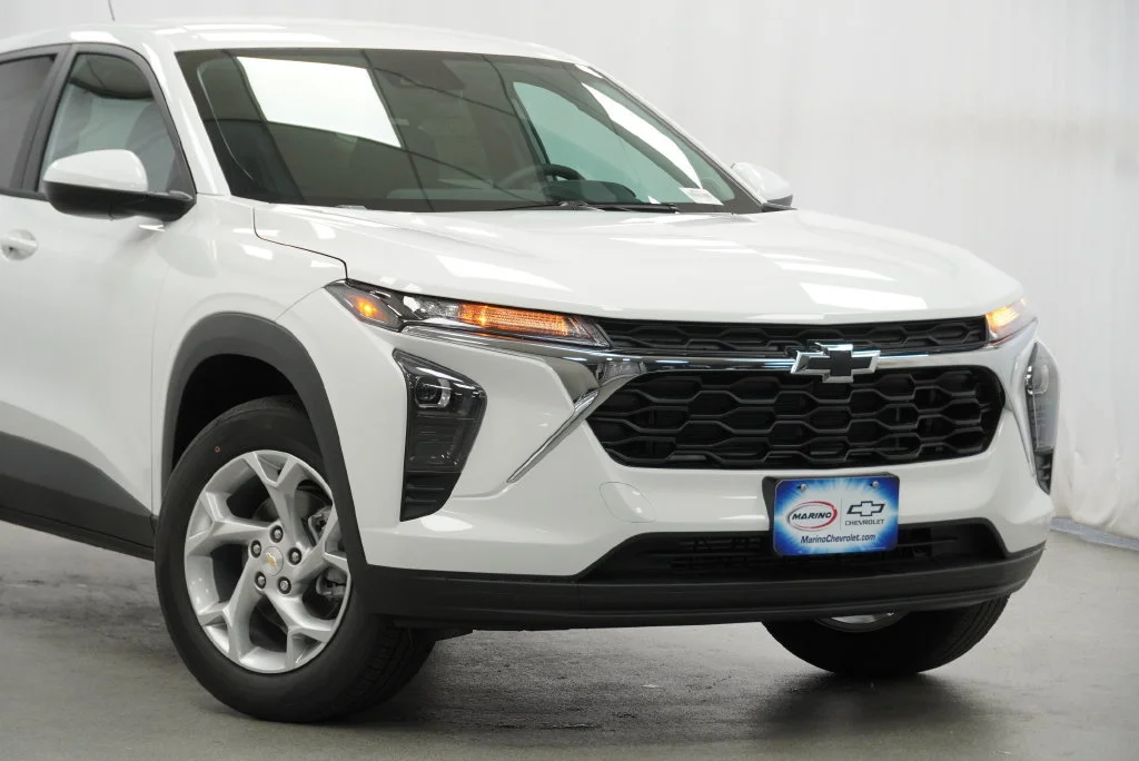 New 2026 Summit White Chevrolet LS image 7