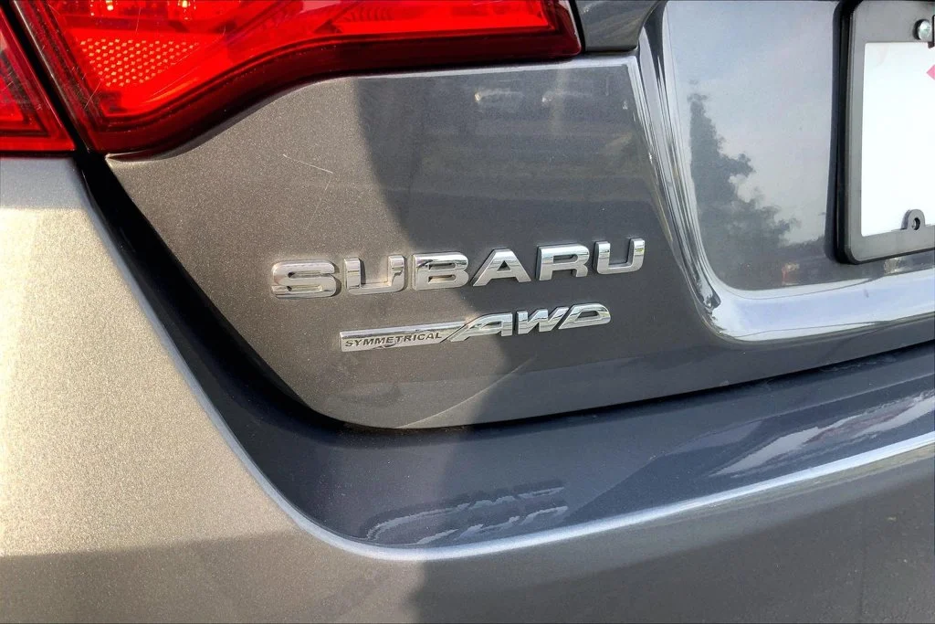 Used 2018 Gray Subaru 2.5i image 9
