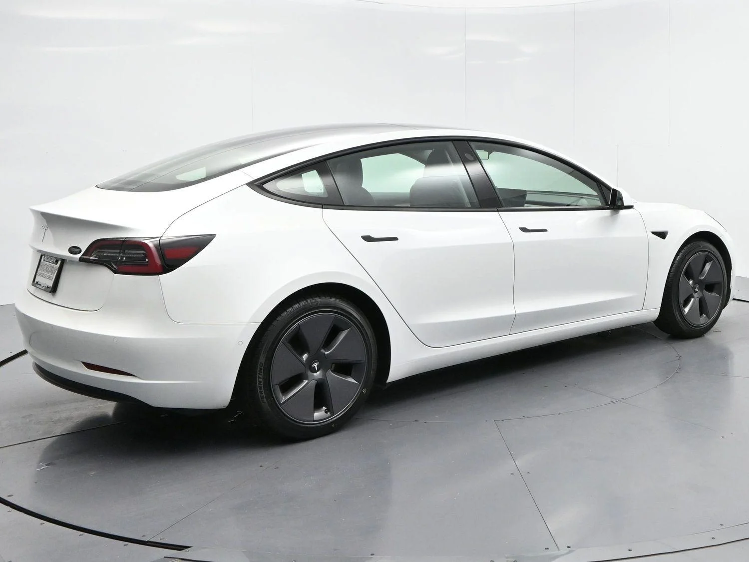 Used 2021 Pearl White Multi-Coat Tesla Standard Range Plus image 7