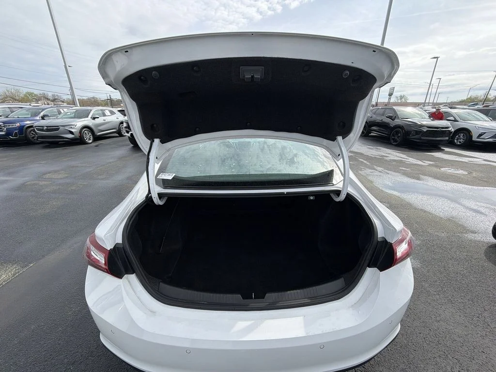 Used 2021 White Chevrolet LT image 29