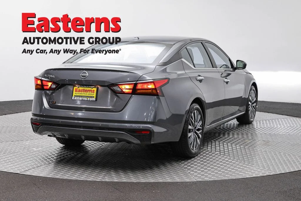 Used 2025 Gray Nissan 2.5 SV image 5