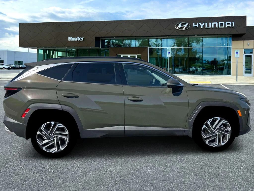 Used 2026 Rockwood Green Hyundai Limited image 9