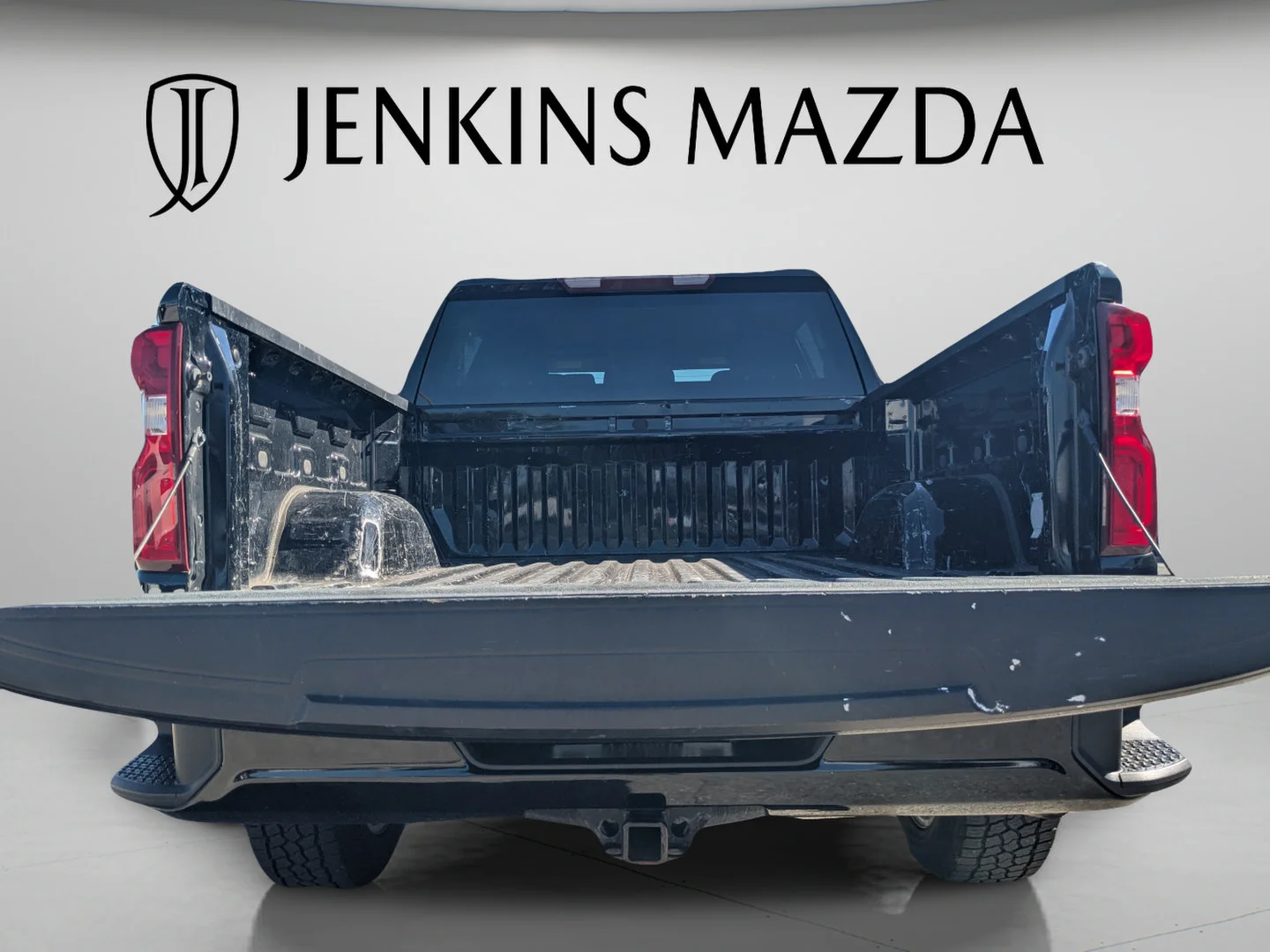 Used 2021 Black Chevrolet Custom image 10